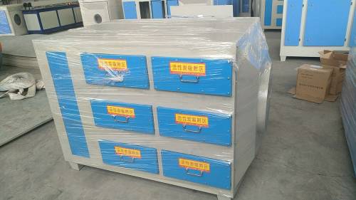 1萬風(fēng)量活性炭吸附箱 1萬風(fēng)量活性炭吸附箱